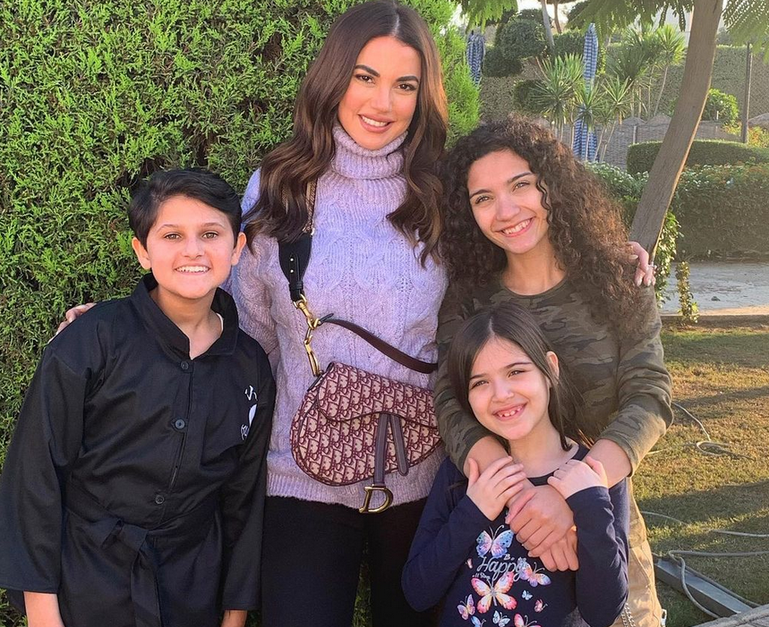 بالصورة – هل تسبّبت درة بإصابة عمر الشناوي أثناء التصوير؟