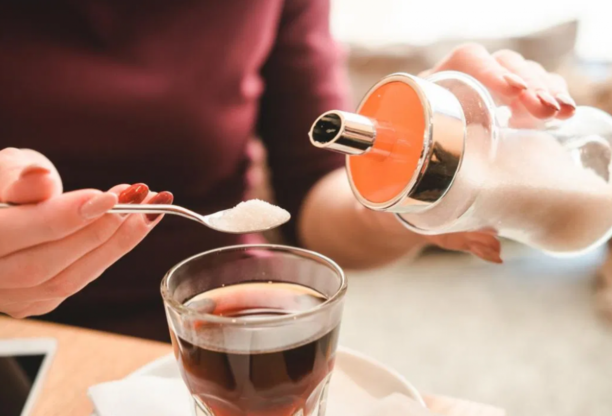 تناول السكر عدو بشرتك الأول وهذا ما يفعله بها