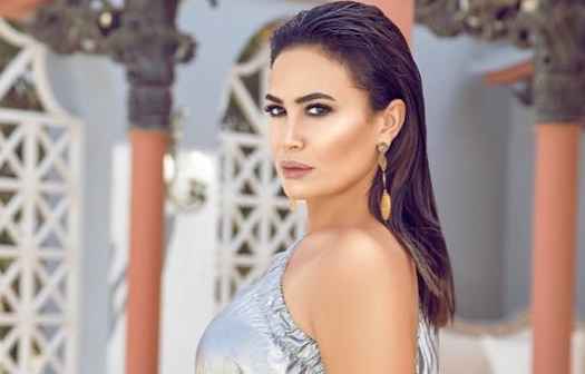 بالصور - هند صبري بملامح مختلفة من دون مكياج