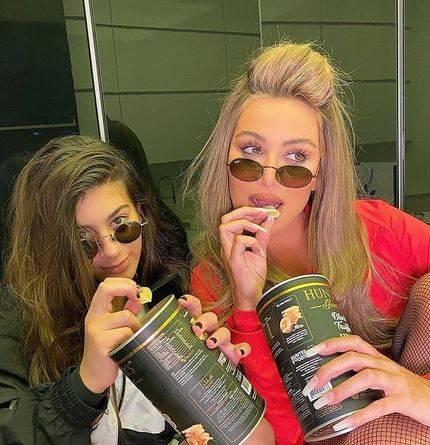 بالفيديو - مايا دياب تحتفل بميلاد ابنتها بطريقة مميّزة وترقص مع طليقها