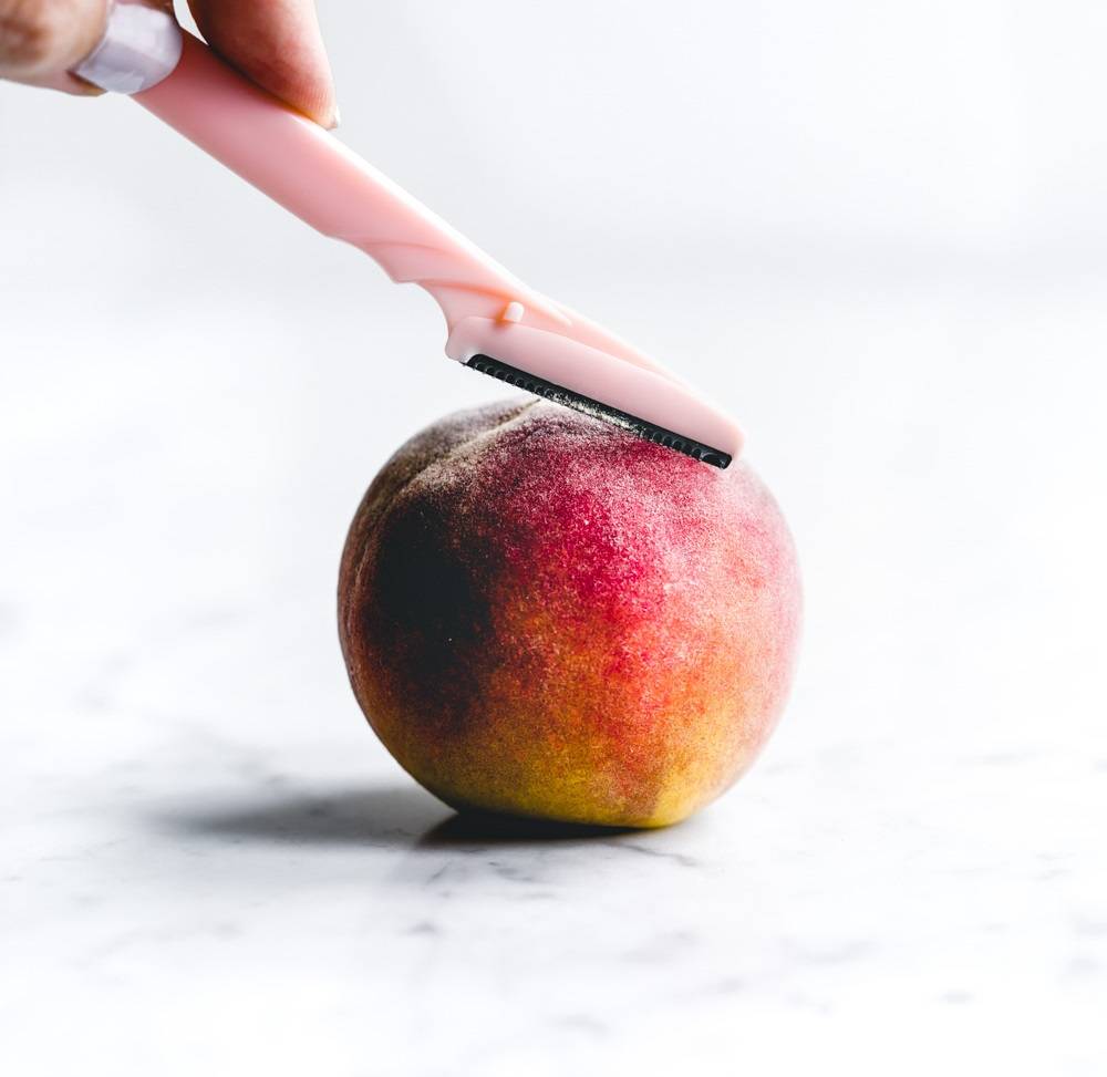 هذه الوصفة المنزلية تحد من تهيج الجلد بعد إزالة الشعر