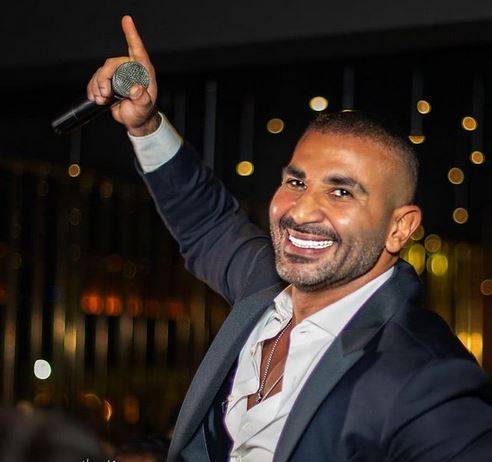 أحمد سعد يثير الجدل بصورة من طفولته ويوجّه رسالة الى هذا النجم