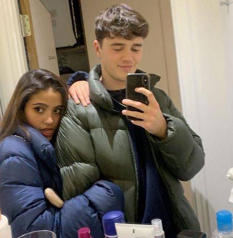 جنا عمرو دياب تخطف الأنظار مجدداً بصورها مع حبيبها الوسيم