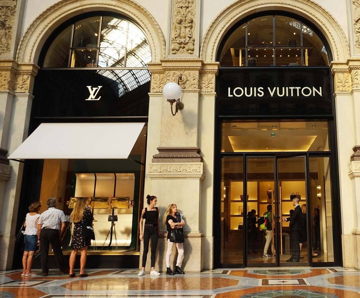 دار Louis Vuitton تفاجئك بحذاء Pillow Boot الفريد