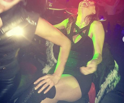 بالصور - نجمة لبنانية تثير الجدل في سهرتها