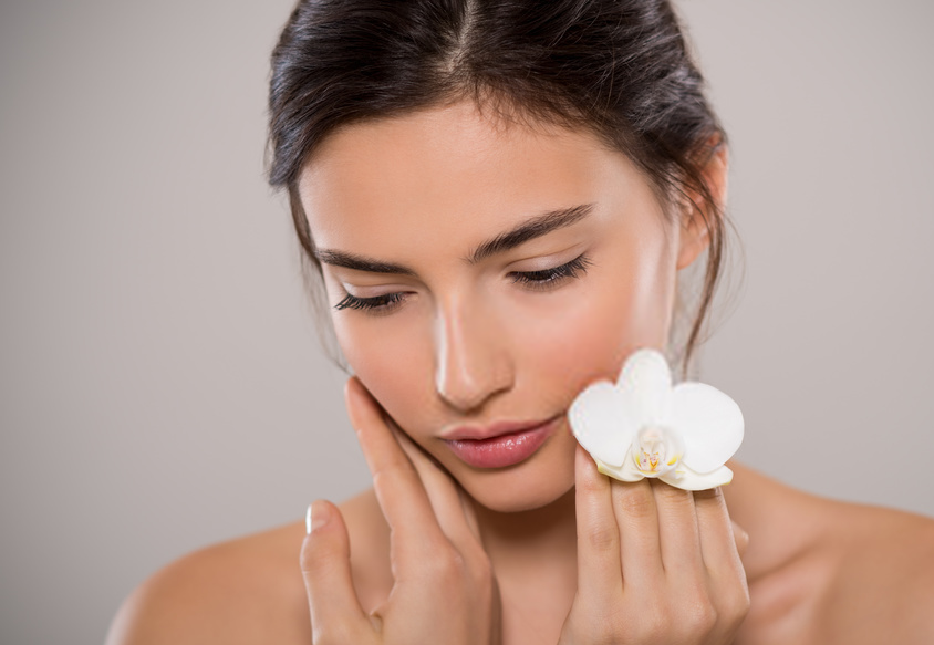 تعلّمي طريقة إزالة الشعر الزائد بالأفوكادو