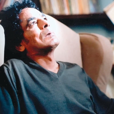 محمد منير يواجه أحزانه