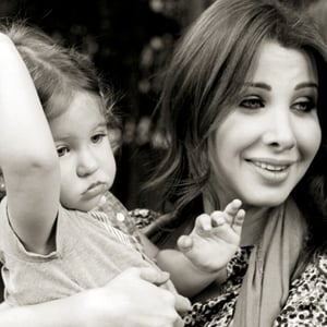 نانسي عجرم: أخاف على ميلا إلى درجة الوسواس