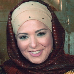 صابرين.. ارتدائي الباروكة