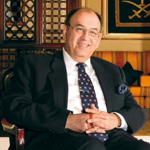 الشاعر والأديب والوزير والدبلوماسي الراحل... الدكتور غازي عبد الرحمن القصيبي