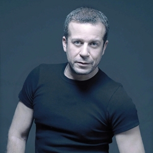 شريف منير: لم أوقّع عقد مسلسل الدكتور مصطفى محمود