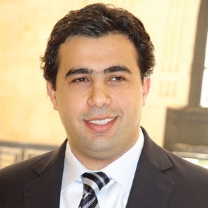 النائب اللبناني عقاب صقر في 50 سؤالاً 