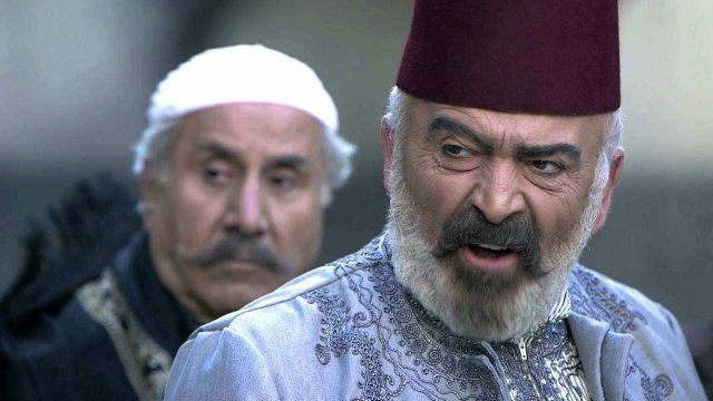 بالفيديو - سلوم حداد زعيم عصابة ضد عابد فهد ورئيس العالم السفلي في عملين مع 