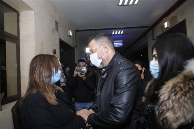 ماجد المصري وزوجته يقدمان العزاء لداليا