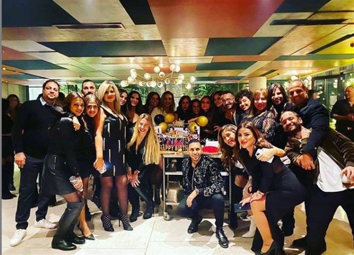 بالفيديو والصور - نيللي كريم تحتفل بعيد ميلادها وسط النجوم