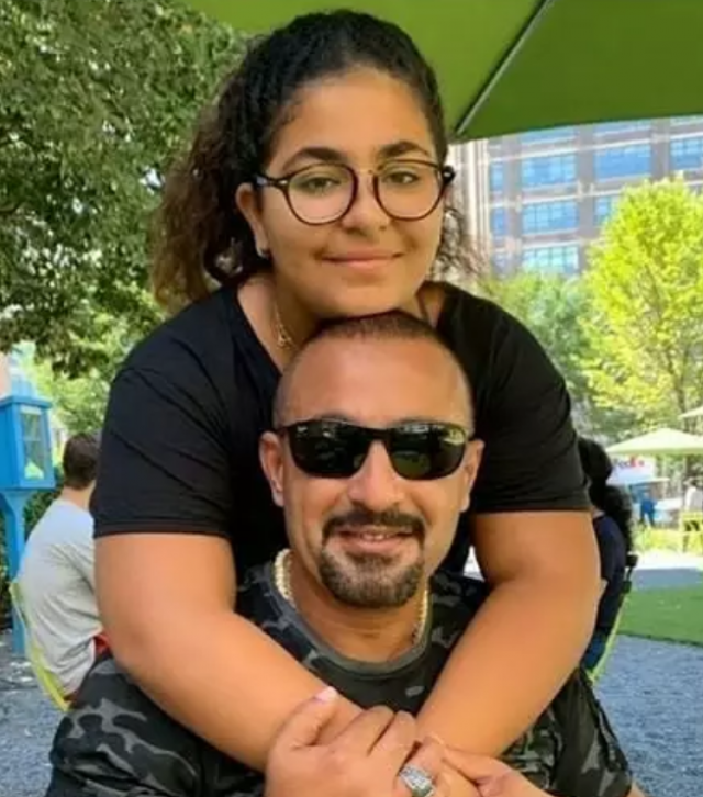 أحمد السقا وابنته نادية 