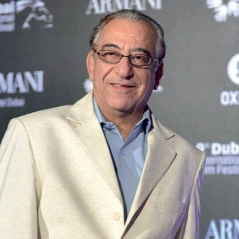 بصورة قديمة - بعد 4 سنوات على غيابه الجمهور يتذكر أحمد راتب في شبابه مع أطفاله