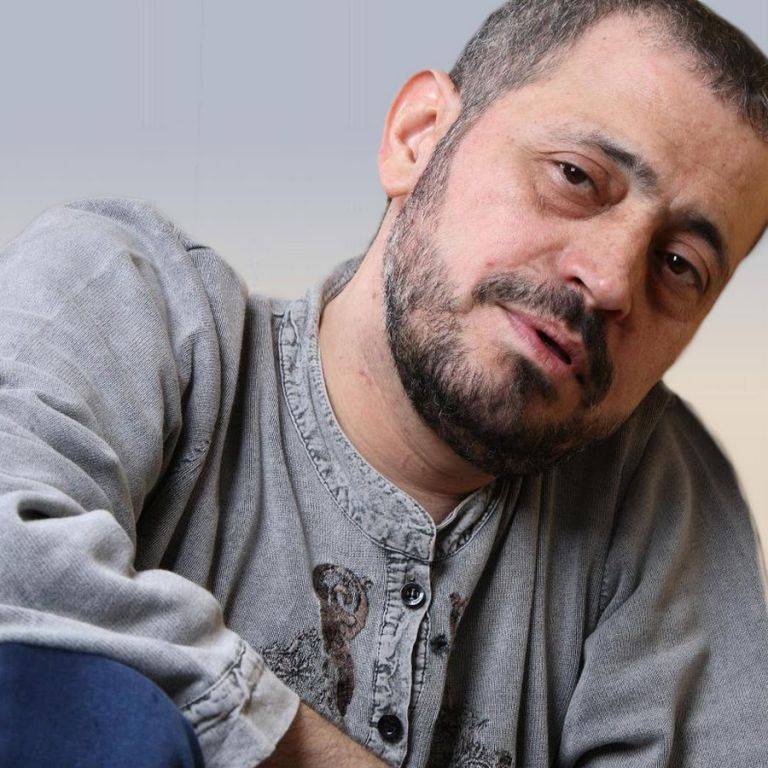 فيديو يظهر طرافة جورج وسوف أثناء لقاء معجبيه بعد انتهاء حفله في دبي