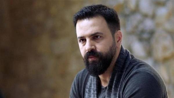 تيم حسن يرثي حاتم علي بفيديو وكلمات حزينة