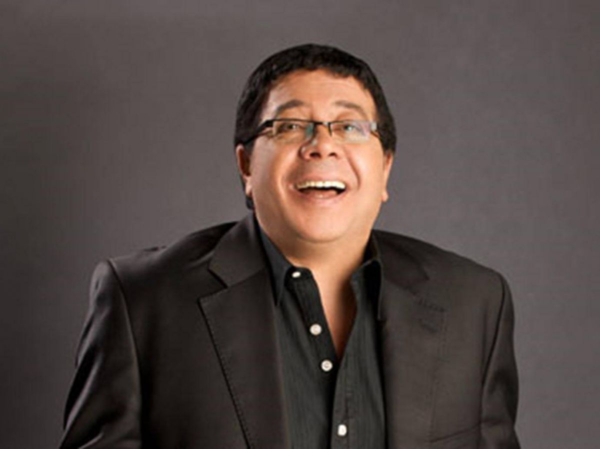 بالفيديو - تصاعد أزمة فيلم أحمد آدم ومؤلف الأغنية يطالب بحقه