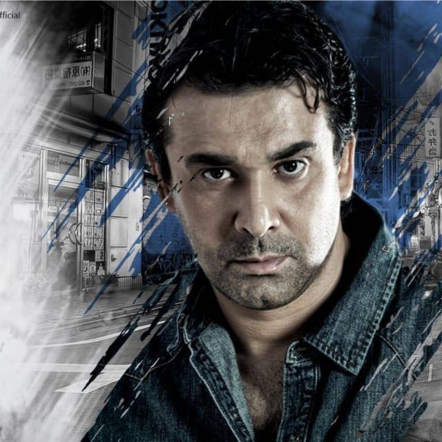 الموت يفجع كريم عبد العزيز بأقرب الناس والدفن في إنكلترا