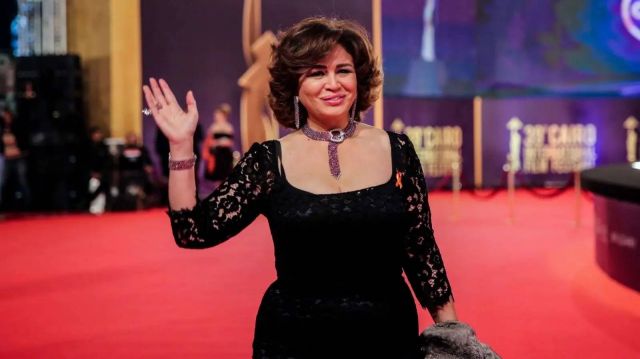 ما حقيقة إصابة إلهام شاهين بكورونا بعد مخالطة يسرا