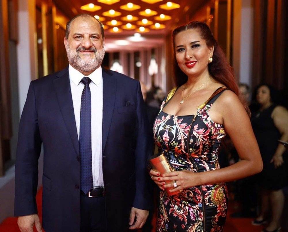 بالفيديو - بعد إصابتها بكورونا.. زوجة خالد الصاوي تطمئن جمهوره: 