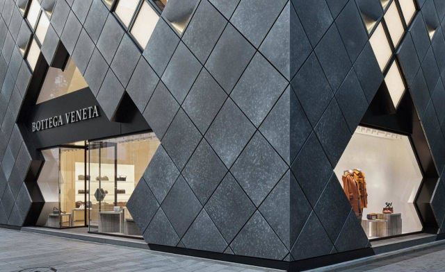 بالفيديو- Bottega Venetta تجمع العصور في مجموعة ربيع وصيف 2021