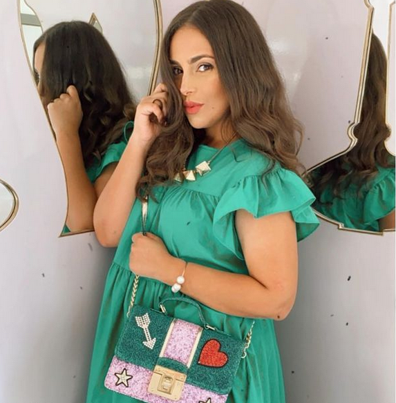 بالصورة - مكياج إسراء عبد الفتاح يثير الاهتمام... هل أصبحت شبيهة هنادي مهنا؟