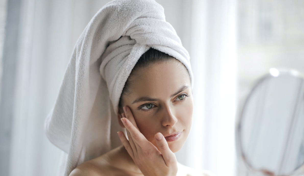 هذه الوصفة تشدّ جفنيك مع التقدّم في العمر