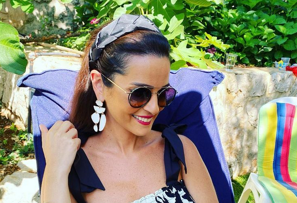 بالصور – إعلامية لبنانية تخسر طفليها يوم ولادتهما وتتحدّث عن إهمال طبي