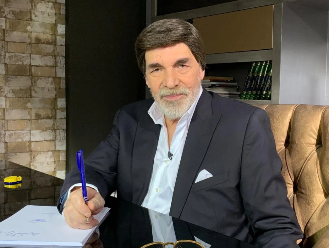 بالصور – تعرّفوا إلى ابن ياسر العظمة الشاب الوسيم