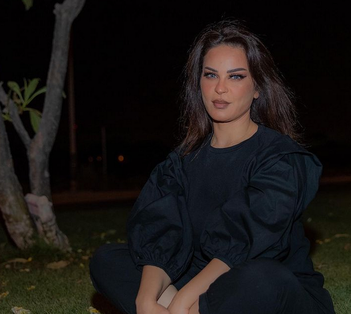 بالفيديو – والدة حلا الترك تعلّق على عدم رد أحلام بعدما طلبت منها التدخل لحلّ خلافهما