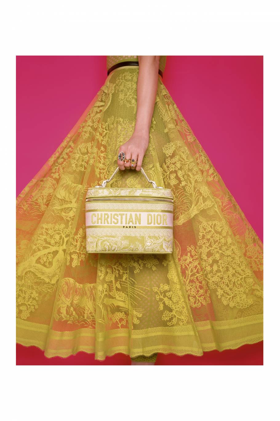 مجموعة Dior لخريف2021 أنيقة وعصرية