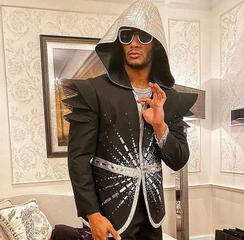 بالفيديو - محمد رمضان يتجاهل بطريقته الخاصة مرحلة ما بعد التحقيق معه