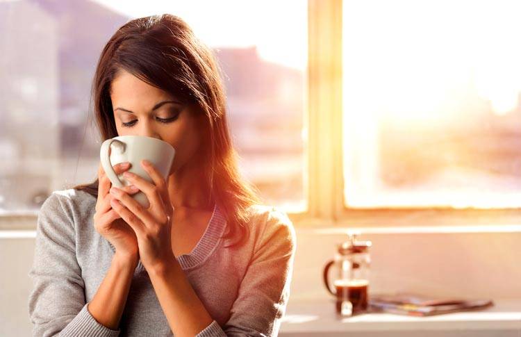 من أجل صحتكم... لا تشربوا القهوة في هذه الأوقات