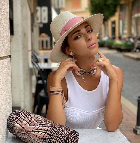 بالفيديو - هكذا تخلصت ميريام فارس من زينة طفلها الجديد وتتحضر للكريسماس