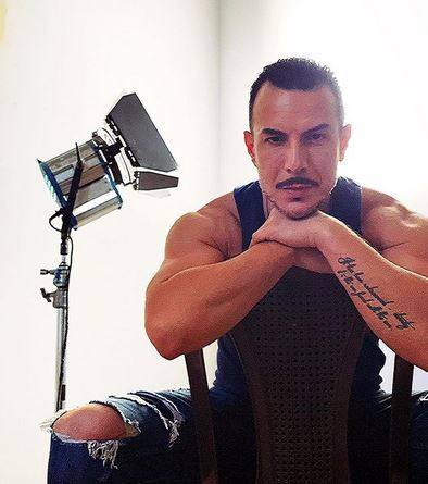 باسل خياط يحدث ضجة بطريقة تعامله مع زوجته: 