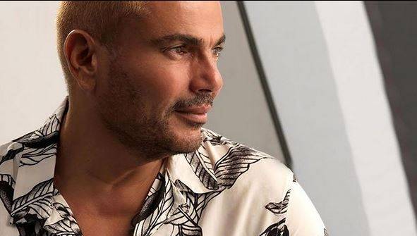 بالفيديو - هكذا إحتفل عمرو دياب مع أصدقائه بألبومة الجديد