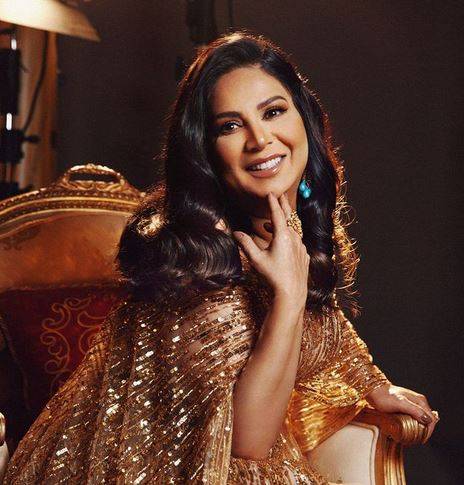 بالفيديو - ردّ فعل نوال الكويتية أثناء تلقيها لقاح كورونا