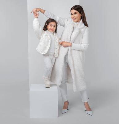 بالفيديو - مهيرة عبد العزيز تحتفل بميلاد ابنتها بطريقة مميّزة