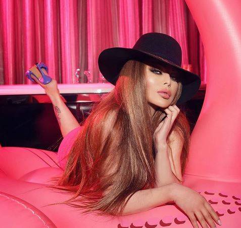 هيفاء وهبي تحتفل بطريقتها الخاصة.. ولمن قالت: 