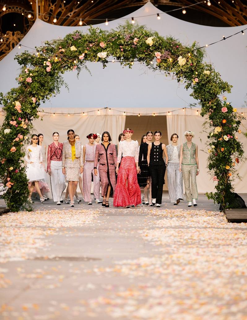 بالصور - مجموعة ربيع – صيف 2021 للأزياء الراقية من CHANEL