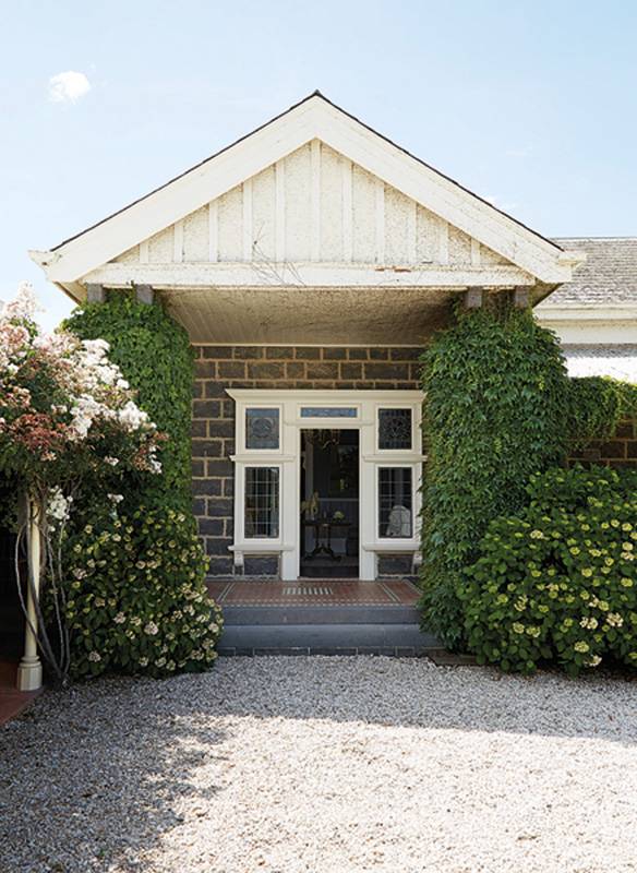  المدخل الخارجي للمنزل