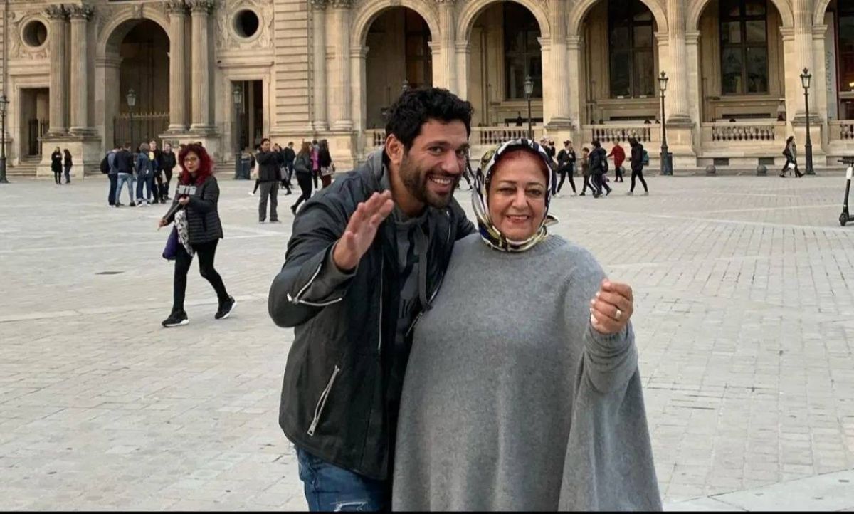 بالفيديو والصور - حسن الرداد يعبّر عن شوقه وحزنه لرحيل والدته بطريقة مؤثرة