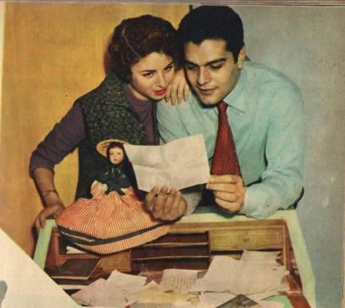 صورة نادرة – عمر الشريف وفاتن حمامة يمضيان شهر العسل في باريس منذ 66 عاماً