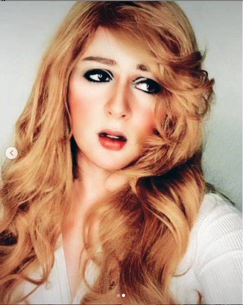 بالفيديو - فنانة مكياج عراقية تتحوّل إلى نجلاء فتحي ومحمود ياسين وابنته تعلّق