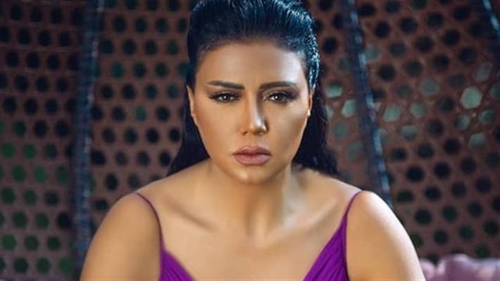 تسجيل صوتي مسرّب لرانيا يوسف تردّ فيه على منتقدي تصريحاتها وتصف عقولهم بالمتخلّفة