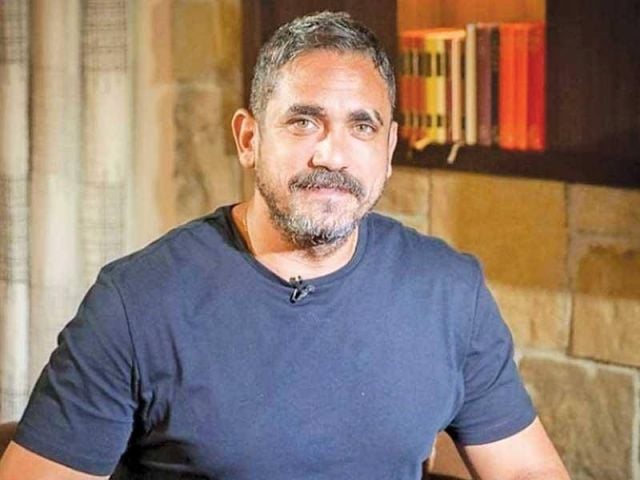 أمير كرارة ينتهي من معاناة كورونا