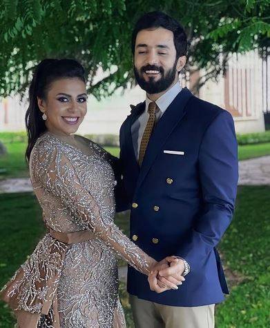 ما حقيقة ارتباط حسني شتا وهاجر الشرنوبي؟